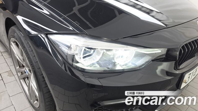 BMW 3-Series 2018 — photo 8
