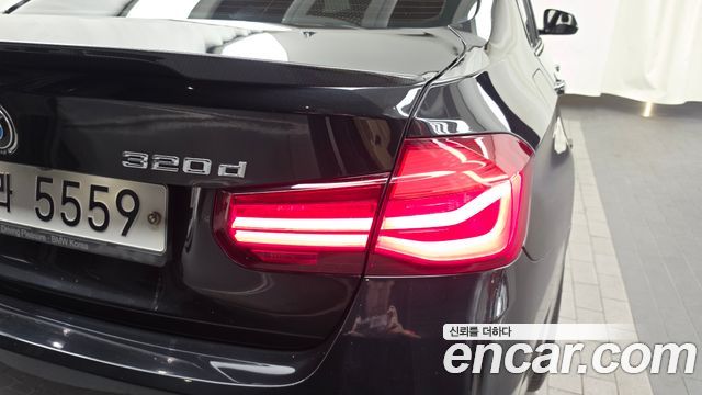 BMW 3-Series 2018 — photo 9
