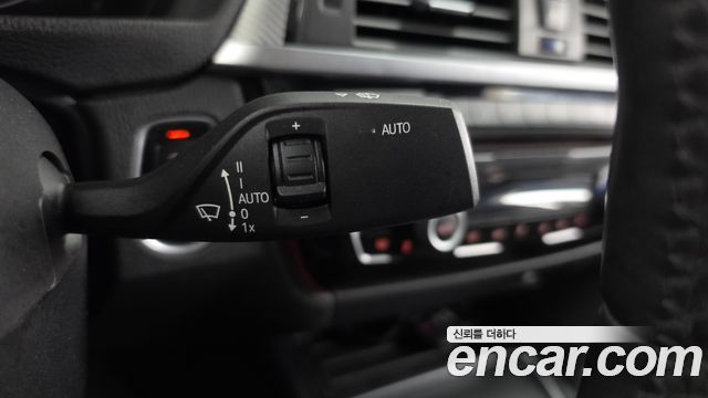 BMW 3-Series 2018 — photo 27