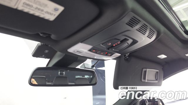 BMW 3-Series 2018 — photo 30