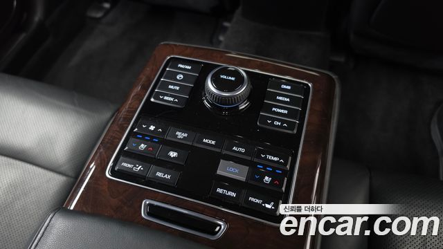 Hyundai Equus 2015 — photo 17