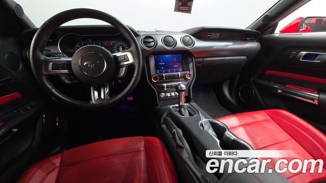 Ford Mustang 2020 — photo 10