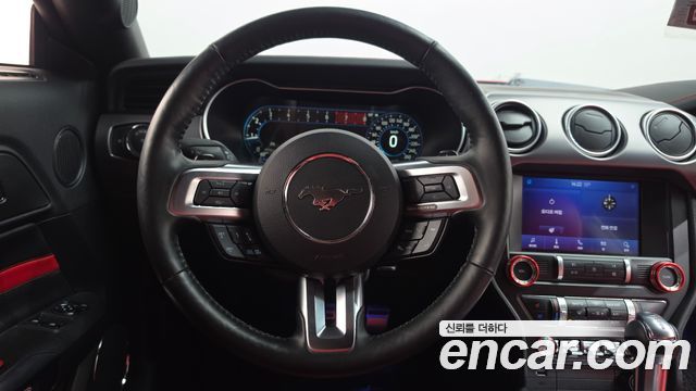Ford Mustang 2020 — photo 18