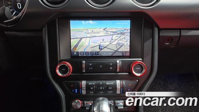 Ford Mustang 2020 — photo 19