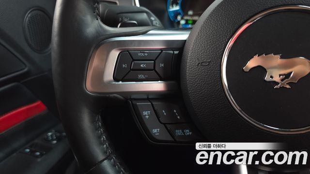 Ford Mustang 2020 — photo 23