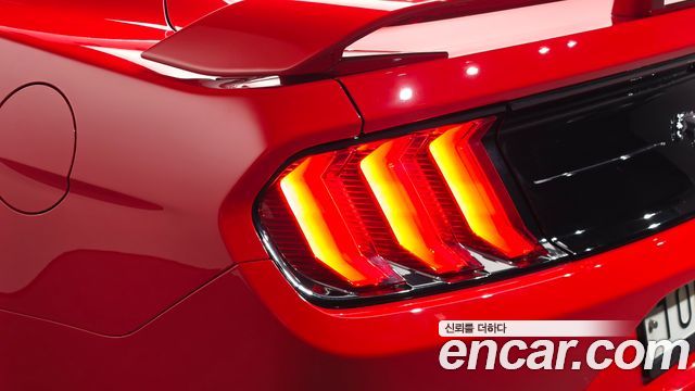 Ford Mustang 2020 — photo 9