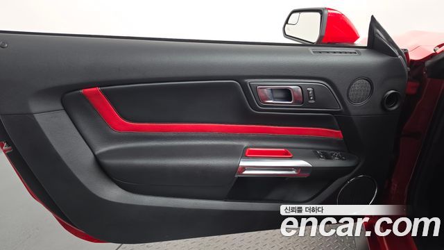 Ford Mustang 2020 — photo 14