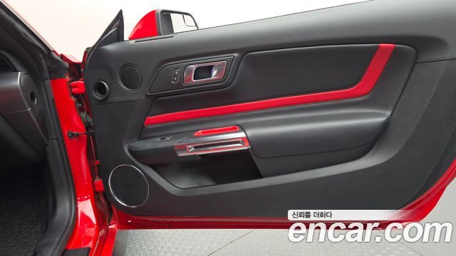 Ford Mustang 2020 — photo 15