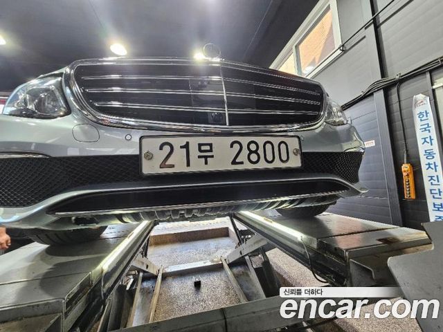 Mercedes-Benz E-Class 2017 — photo 1