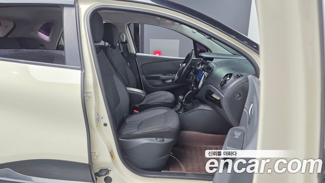 Renault Korea QM3 2017 — photo 11