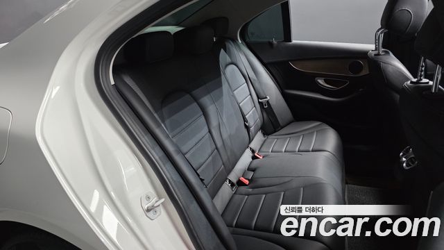 Mercedes-Benz C-Class 2016 — photo 12