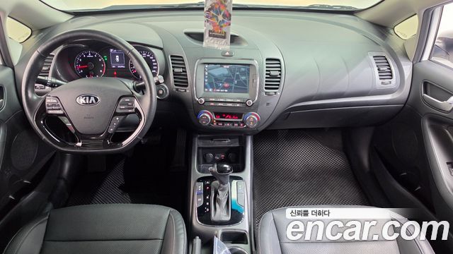 Kia K3 2017 — photo 10