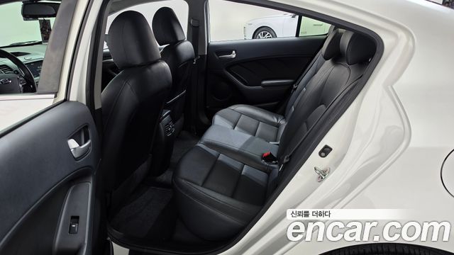 Kia K3 2017 — photo 17