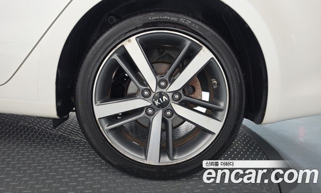 Kia K3 2017 — photo 7