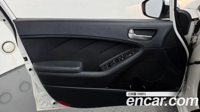 Kia K3 2017 — photo 14