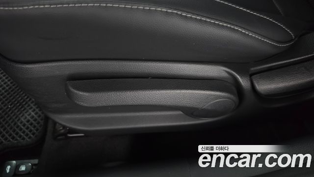 Kia K3 2017 — photo 31