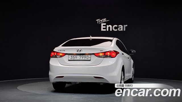 Hyundai AVANTE 2013 — photo 4