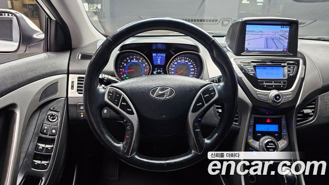 Hyundai AVANTE 2013 — photo 13