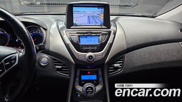 Hyundai AVANTE 2013 — photo 14
