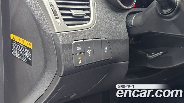 Hyundai AVANTE 2013 — photo 16