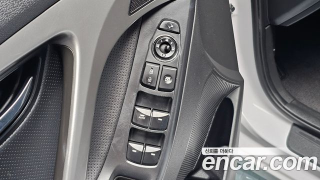 Hyundai AVANTE 2013 — photo 17