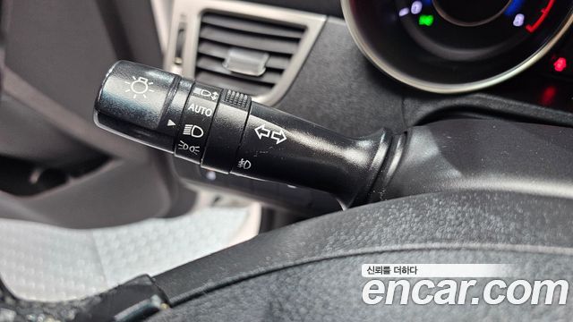 Hyundai AVANTE 2013 — photo 18