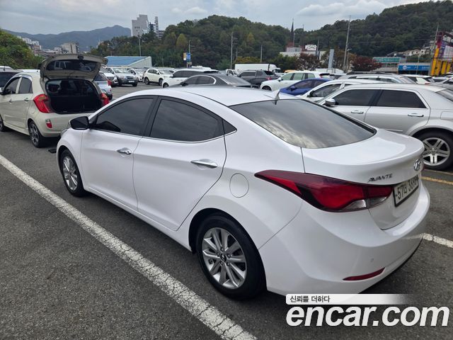Hyundai AVANTE 2015 — photo 4