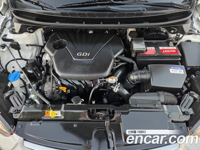 Hyundai AVANTE 2015 — photo 10