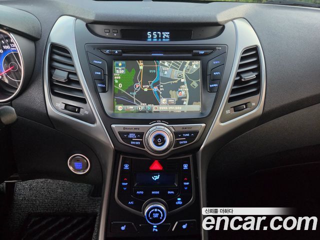 Hyundai AVANTE 2015 — photo 11