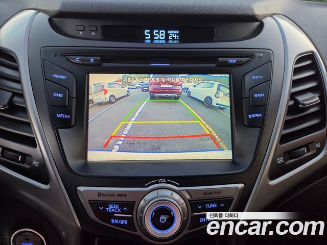 Hyundai AVANTE 2015 — photo 12