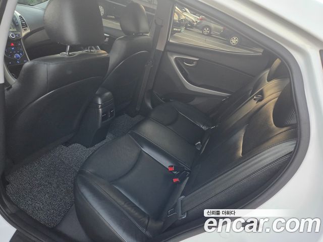 Hyundai AVANTE 2015 — photo 15