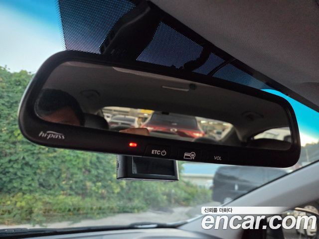 Hyundai AVANTE 2015 — photo 18