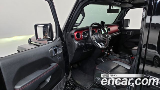 Jeep Wrangler 2022 — photo 13