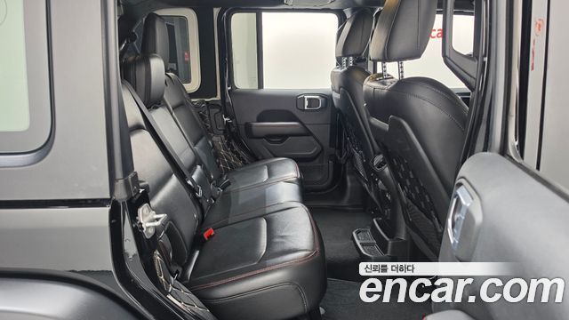 Jeep Wrangler 2022 — photo 17