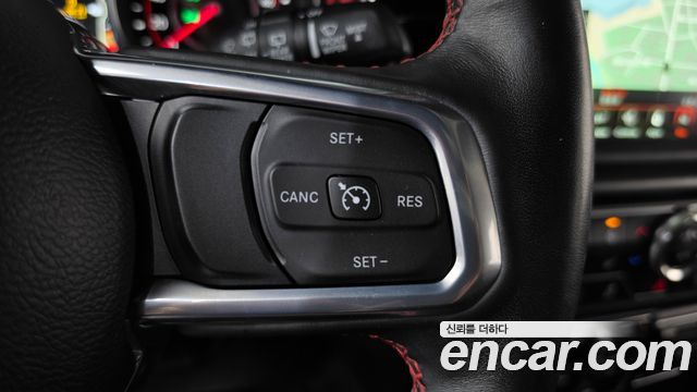 Jeep Wrangler 2022 — photo 21