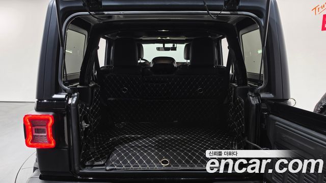 Jeep Wrangler 2022 — photo 22