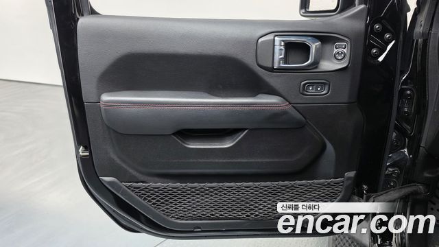Jeep Wrangler 2022 — photo 14