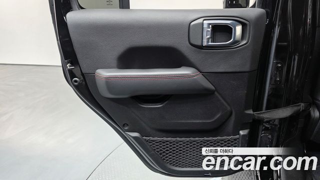 Jeep Wrangler 2022 — photo 15