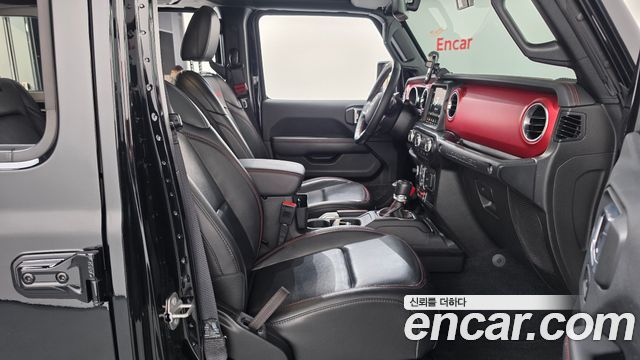 Jeep Wrangler 2022 — photo 16