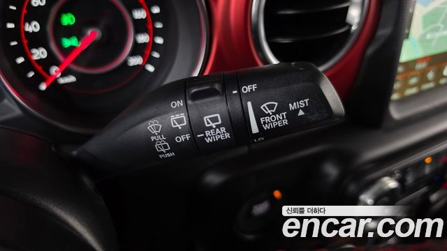 Jeep Wrangler 2022 — photo 27