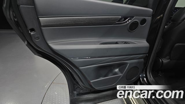 Genesis GV80 2025 — photo 15