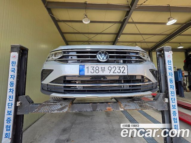 Volkswagen Tiguan 2022 — photo 1