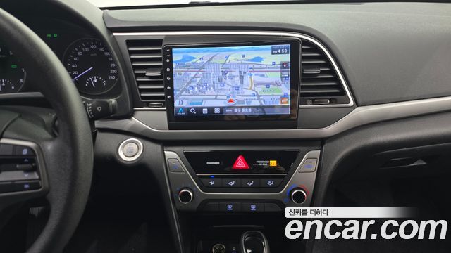 Hyundai AVANTE 2017 — photo 13