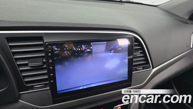 Hyundai AVANTE 2017 — photo 14