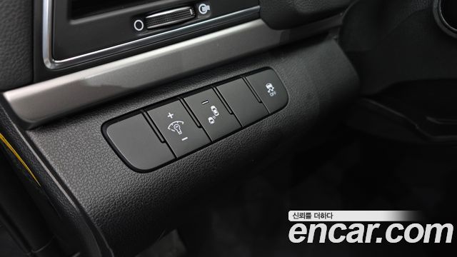 Hyundai AVANTE 2017 — photo 16