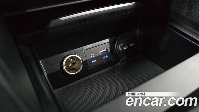 Hyundai AVANTE 2017 — photo 17