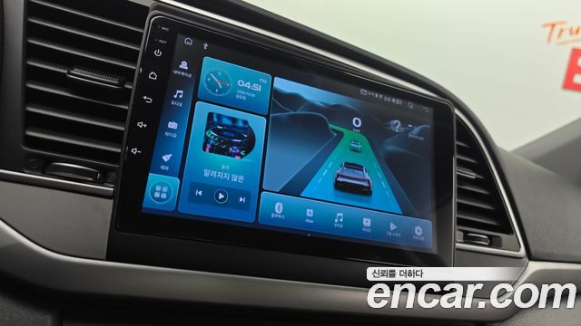 Hyundai AVANTE 2017 — photo 19