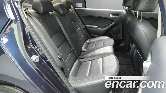 Kia K3 2017 — photo 11