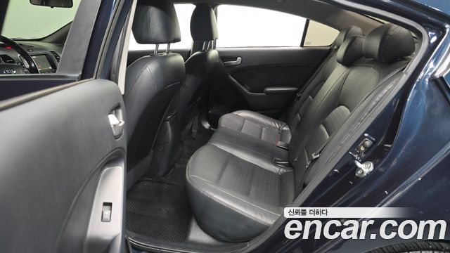 Kia K3 2017 — photo 12