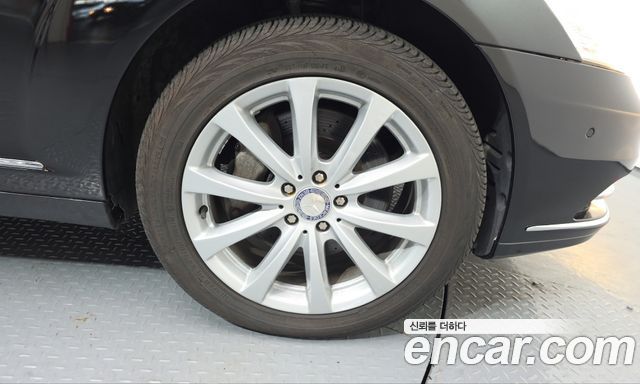 Mercedes-Benz S-Class 2010 — photo 7